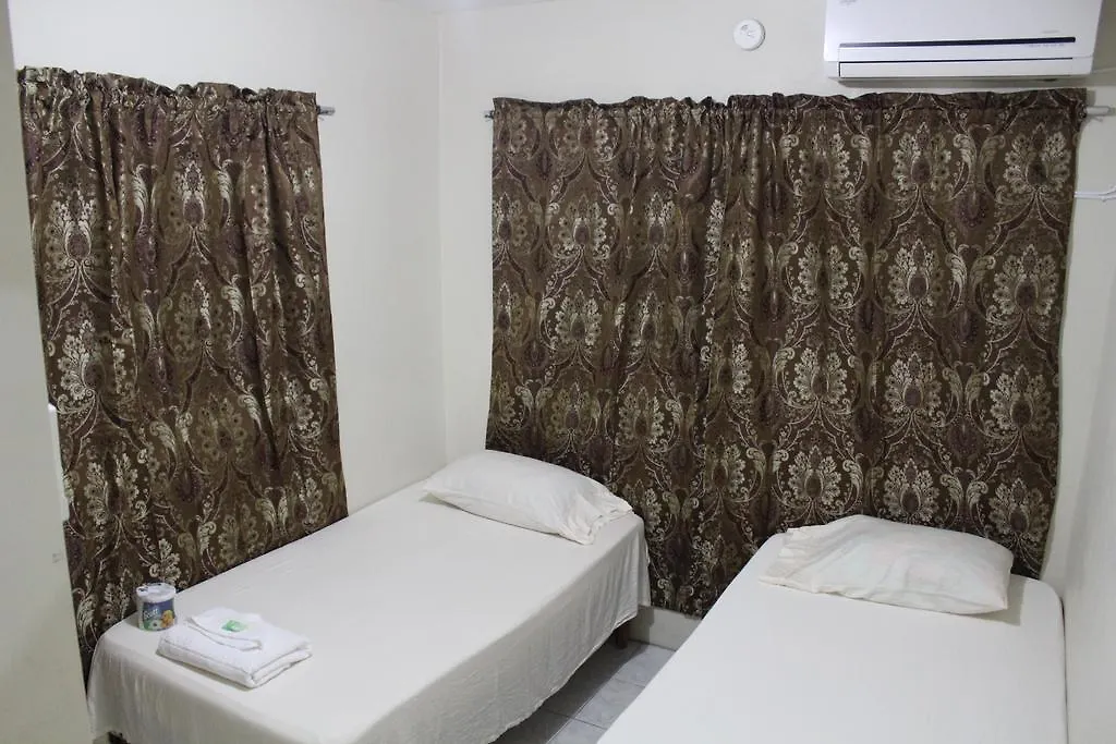 Bethel Court Guesthouse مونتيغو باي