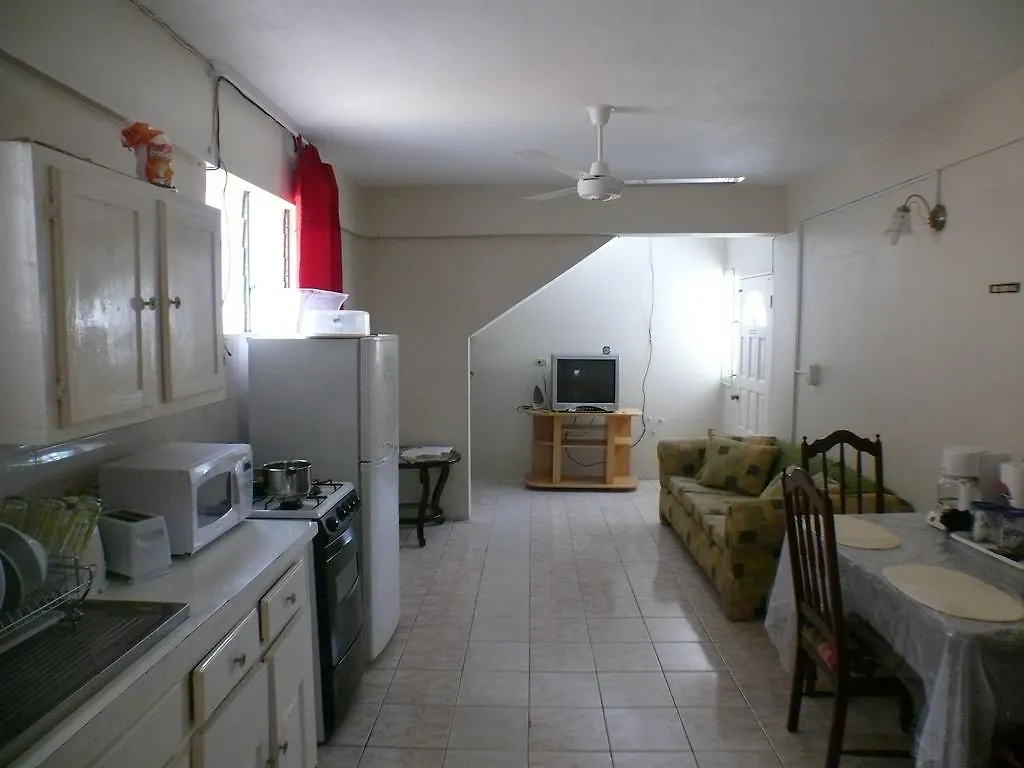 Bethel Court Guesthouse مونتيغو باي جامايكا